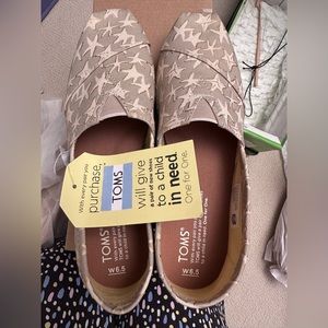 TOMS classic shoes